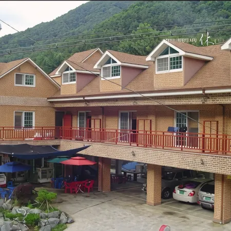 Hamyang Baekmusanjang Hwangtobang Pension