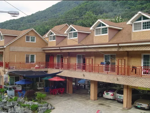 Hamyang Baekmusanjang Hwangtobang Pension - Wifi
