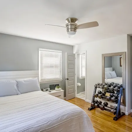 PRIVATE heated pool & hot tub, dogs ok, near Keeneland