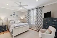 St Simons Coolest Dog Friendly Beach Bungalow with Private Heated Pool/Hot Tub! - Jacuzzi