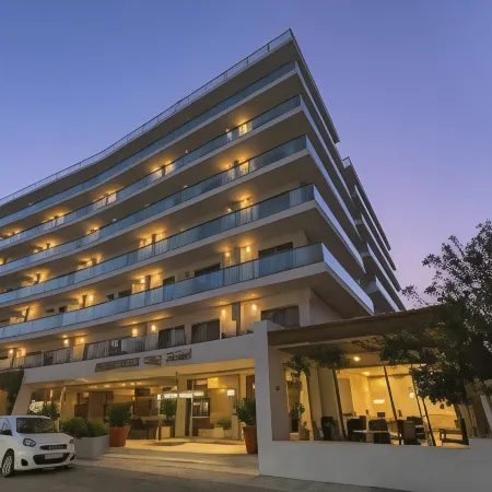 Manousos City Hotel