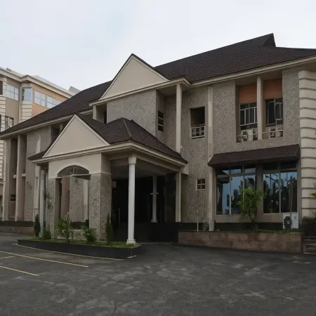 Saatof Hotel and Suites
