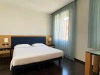 ห้องหรูแปโดวาสเตชั่น โรงแรมใกล้สถานีรถไฟ Padova