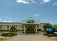 Baymont by Wyndham Fayetteville - Parkering