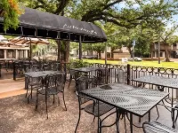 St Charles Inn, Superior Hotel Hotels near Samuel Square
