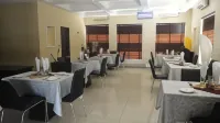 Caesar's Court Hotel and Suites