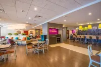 Home2 Suites by Hilton Lake City - 駐車場