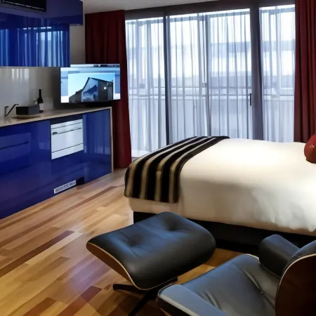 Salamanca Wharf Hotel