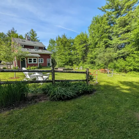 Sunny Alpine Suite • Walk to Lake • Private Deck • Yard and Gardens w/Fire Pit