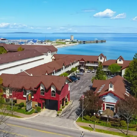 Super 8 by Wyndham Mackinaw City/Beachfront Area Hotels in Cheboygan County