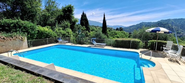 Hill Palace Villa, Private Pool, Sea View, Full Privacy, Easy Accessible by Car Hotel a Camaiore