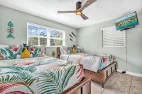FL Keys Waterfront Heated Pool Home w/ 60 Feet of Dockage & Tiki Hut - Gym