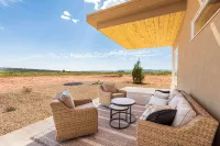 Private pool w/ slide, hot tub, and firepit! Near National Parks! - Pool