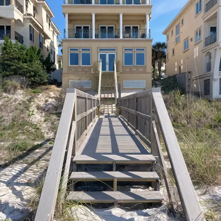 On the Beach - Gated Community - Elevator - Community Pool - Beach Service Incl!