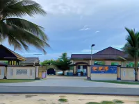 Faris's Homestay & Resort - parking