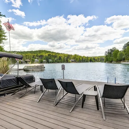 Lake Front, Pet, Game Room, Dock, Swim-Fish-Boat, Fire Pit, New Boat Rental