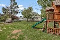 Bright & Modern 4Br with Large Jacuzzi Tub Near Favored Black Hills Attractions - Jacuzzi