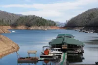 London's Mountain House - Cozy Romantic mountain cabin - easy paved road access - Wifi