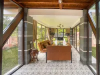 Golden Melody Luxury Cabin by Nginapsini - Villas