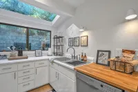 Stunning Neighborhood Home Walkable to Downtown Mill Valley - Wifi