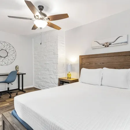 Charming 1-bedroom home with AC and WiFi in lovely Fort Worth