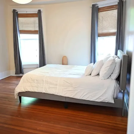 4 Bedroom Memphis Historic Home and Summer In-ground Swimming Pool