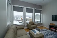 Luxury Stay DT Houghton, 2 Bed, 1 Bath Suite B - Wifi