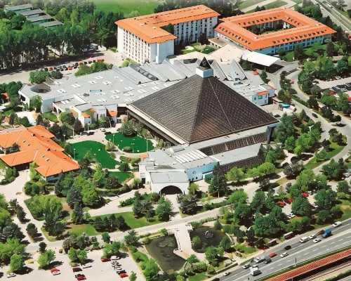 Eventhotel Pyramide Hotels near 23. Liesing