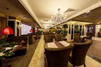 Carat Hotel - บริการรถรับส่ง