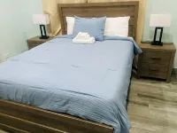 Charming 2-bedroom apartment with AC, WiFi in wonderful Nassau Отели рядом с достопримечательностью «Пляж Лав-Бич»