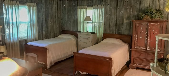Mary's Country Cottage Escape Hotels in Davidson County