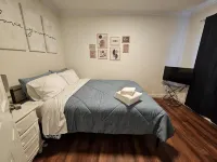 A Cozy House, close to UO Hayward Field, M.Knighte Arena,  AUZ Stadium - 방갈로