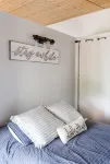 Private Waterfront Loft - an amazing lake view - 3-Star