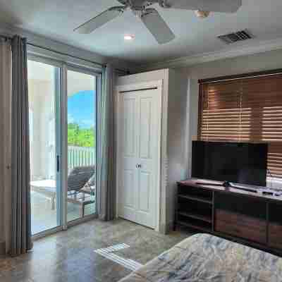 Northwest Paradise - Beauty, Tranquility and Comfort in a 3-Bedroom Condo Rooms