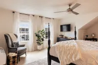 Charming Historic Lighthouse, A Magical Oasis With Great Sunsets