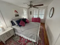 BEAUTIFUL LAKE HAMILTON COTTAGE - GREAT LOCATION, GREAT VIEWS - ADORABLE  3BD/3B - Wifi