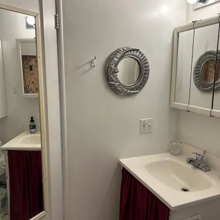 Cozy Seward Cottage: Amazing Location in the middle of town. Pet-Friendly!