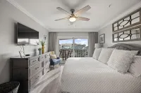 Modern & Relaxing Maravilla 4th Floor Oceanview Unit…Beach Service Included! - 4-نجوم