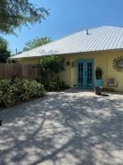 The Cozy Cottage at Cocoa Village-Private Oasis