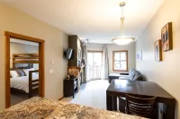 Ski in, Ski out Fireside Retreat - balcony