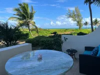 Corner Ground Floor Oceanfront/Stunning Ocean Views & Easy Beach Access. - WiFi