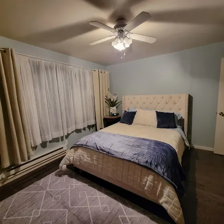 Charming 2-bedroom water view house, WiFi in nice Bremerton