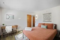 Central Location+ 2 living spaces+ covered patio! - Bungalows