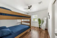 2BR on Swinton - 1 Mile to Beach, 1 Block to Ave - 4 tähden