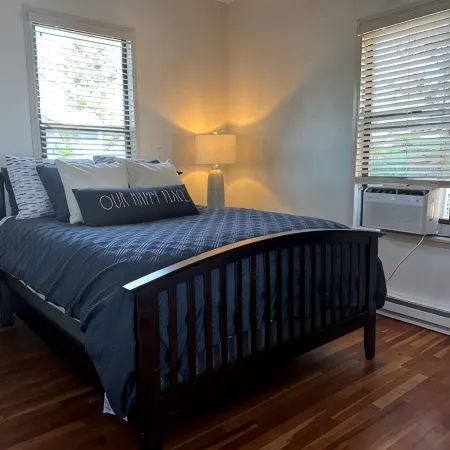 Downtown Snoqualmie Home - Hot Tub, Fully Fenced Yard - Pet Friendly!