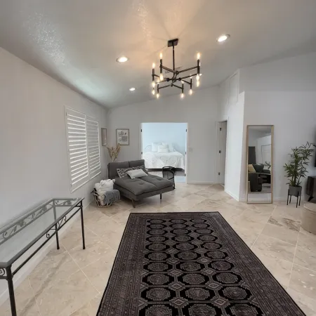 Best Cozy Stylish Spacious Open Floor New Heated Pool