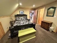 High Peaks Hideaway - minutes from Whiteface Mt! Jay otelleri