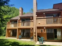 Nordic Village Townhouse, Storyland, Mountains, Pools - Parvekkeita