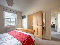 Luxury Holiday Cottage, Beach with Great Sea Views, Broad Haven, Pembrokeshire Hotels in The Havens