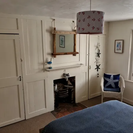 Waterside Cottage In Emsworth, Hampshire